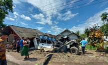 Dump Truk Tabrak 9 Bangunan di Pasuruan, Hancur Semua - GenPI.co Jatim