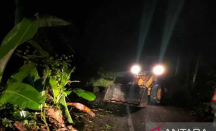 Hujan Deras 4 Jam, Jalan Nasional Pamekasan Putus Tertutup Longsor - GenPI.co Jatim