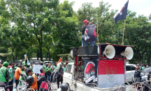 Ribuan Ojol Demo di Depan Dishub Jatim, Kompak Tuntut Soal ini - GenPI.co Jatim