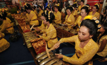 Bikin Kagum, Ibu-ibu di Klitren Yogyakarta Lincah Mainkan Gamelan - GenPI.co Jogja