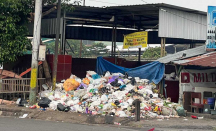 Sampah di Kota Yogyakarta Disemprot Disinfektan - GenPI.co Jogja