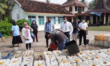 Duh, Pedagang di Pasar Kulon Progo Jual Minyak Goreng di Atas HET - GenPI.co Jogja