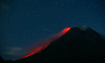 Gunung Merapi Luncurkan 2 Guguran Lava, Jarak 1,8 Km Pagi Ini - GenPI.co Jogja