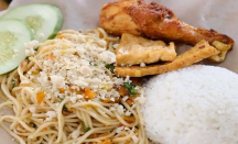 Mie Gomu di Yogyakarta, Tawarkan Menu Mie Penyetan Pedas! - GenPI.co Jogja