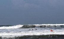 Seorang Wisatawan Asal Subang Tenggelam di Pantai Parangtritis Bantul - GenPI.co Jogja