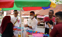 Kolaborasi Wali Kota-Hobby Makan, Borong Takjil dan Traktir Warga - GenPI.co Kalbar