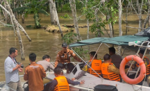 Banjir Rendam Melawi, Pemkab Salurkan Sembako dan Gelar Pengobatan Gratis - GenPI.co Kalbar