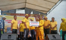 Maman Abdurrahman Rogoh Rp 50 juta untuk Korban Banjir di Ketapang - GenPI.co Kalbar