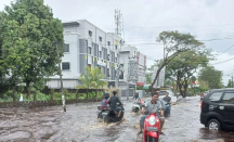 Diguyur Hujan Seharian, Sejumlah Kawasan di Kota Pontianak Terendam Banjir - GenPI.co Kalbar