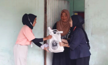 Ribuan Perempuan di Singkawang Dapat Sembako dari Relawan Mak Ganjar Kalbar - GenPI.co Kalbar
