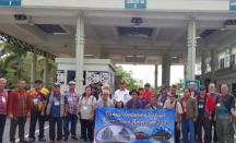 Gunakan Kapal Bandong, 25 Wisatawan Sarawak Malaysia Jelajahi Sungai Kapuas - GenPI.co Kalbar