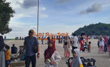 Lebaran 2023, Pantai Pulau Datok Dipadati 22 Ribu Pengunjung - GenPI.co Kalbar