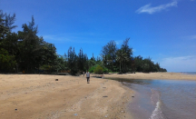 Menikmati Senja di Pantai Manggar Balikpapan, Aduhai Syahdu - GenPI.co Kaltim