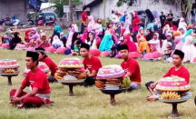 Mengenal Tradisi Ngejot di Desa Lenek Lombok Timur - GenPI.co NTB