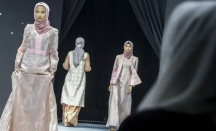 Tips Memilih Bahan Hijab Bebas Gerah dan Nyaman - GenPI.co Riau