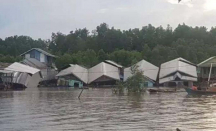Banjir Rob di Indragiri Hilir, 8 Rumah Warga Rusak Berat - GenPI.co Riau