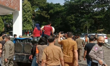 Aliansi Suporter PSM Makassar Rusak Kantor Gubernur Sulsel, Ini Penyebabnya - GenPI.co Sulsel
