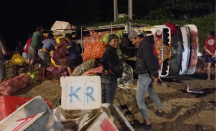 Duarrr! Kecelakaan Truk Sayuran di Kolaka Sulawesi Tenggara, Ini Penyebabnya - GenPI.co Sultra