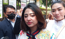 Digugat Cerai Suaminya, Dewi Perssik: Enggak Apa-apa - GenPI.co Sumsel