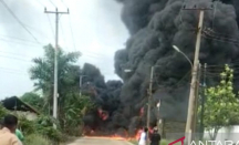 Api Lahap Gudang Penyimpanan BBM di Palembang, Begini Kondisinya - GenPI.co Sumsel