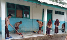Banjir di Tapanuli Selatan Surut, Warga Bersih-bersih - GenPI.co Sumut