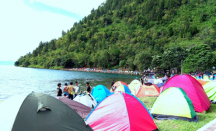 Ratusan Orang Ikut Festival 1.000 Tenda Kaldera Toba - GenPI.co Sumut