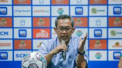 Aji Santoso Beri Pesan Penting ke Shin Tae Yong Jelang Lawan Argentina - GenPI.co