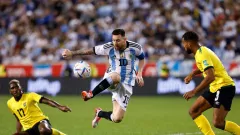 Jelang Piala Dunia 2022, Lionel Messi Kirim Ancaman ke Rival Argentina - GenPI.co