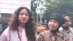 Bertemu Netizen yang Hina Putrinya, Ibu Dewi Perssik: Fitnah Lebih Kejam Daripada Pembunuhan - GenPI.co