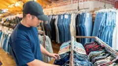 Thrifting Pakaian Bekas Impor Ilegal Ancam Sektor Industri Tekstil dan Fesyen Lokal - GenPI.co