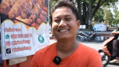 Diremehkan Calon Mertua, Aznoor Raih Rp 1,8 Juta Sehari Jualan Telur Gulung - GenPI.co