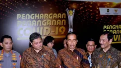 Sigap Tangani Covid-19, Holding BUMN Farmasi Raih Penghargaan di PPKM Awards 2023 - GenPI.co
