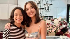 Bunga Citra Lestari Ultah ke-40, Netizen Bilang Kayak 25 Tahun - GenPI.co