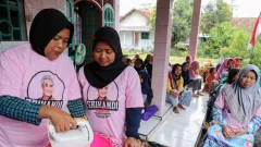 Buka Peluang Usaha, Srikandi Ganjar Gelar Pelatihan Memasak Bolu - GenPI.co