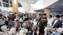 374 Jemaah Berangkat Haji dari BIJB, Ridwan Kamil Harap Ekonomi Jabar Bisa Tumbuh - GenPI.co