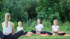 Tips Memilih Gerakan Yoga untuk Anak, Manfaatnya Tak Bisa Disepelekan - GenPI.co