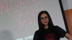 Aura Kasih Sebut Anaknya Tidak Pernah Menanyakan Eryck Amaral - GenPI.co