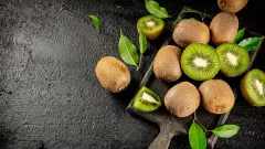 Kaya Vitamin C, Makan Buah Kiwi Setiap Hari Bisa Mencegah Pilek - GenPI.co