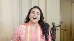 Zoya Amirin Ungkap Manfaat Parfum saat Bermain Cinta, Makin Hot - GenPI.co