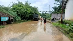 Banjir Bandang Terjang OKU Sumsel, Jalan Lintas Sumatra Terputus - GenPI.co