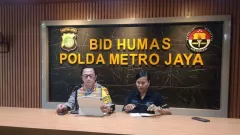 Polda Metro Jaya: 6 Orang Ditahan dalam Kasus Pemalsuan Pelat Dinas DPR RI - GenPI.co