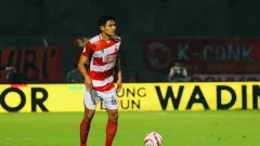 Eksodus Pemain Madura United Berlanjut, Giliran Sang Kapten Fachruddin Pamitan - GenPI.co