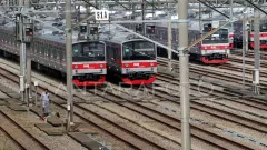 KAI Commuter: Penumpang Boleh Makan dan Minum Saat Berbuka Puasa di KRL - GenPI.co