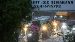 Waspada! Hujan Deras Berpotensi Guyur Jateng Saat Mudik Lebaran - GenPI.co