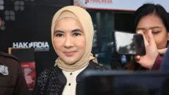 KPK Periksa Petinggi Pertamina Nicke Widyasari soal Kasus Gas Alam Cair - GenPI.co