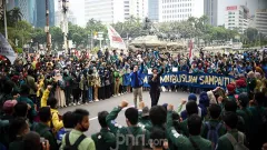 Demo Tolak RUU TNI, BEM SI Kerakyatan: Pengesahan Ugal-ugalan - GenPI.co