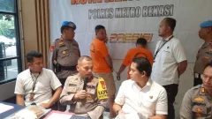 Viral Minta THR ke Pedagang, Pria Berseragam Pemda Bekasi Diciduk Polisi - GenPI.co