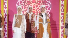 6 Desainer Ternama Pamer Busana Muslim Perempuan Jelang Lebaran 2025 - GenPI.co