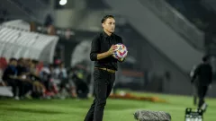 Ogah Remehkan Persik, Pelatih Persebaya Surabaya: Kami Berjuang Naik Papan Atas - GenPI.co