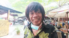 Pak Tarno Masih Jualan Mainan Setelah Sakit Stroke, Makin Laris - GenPI.co